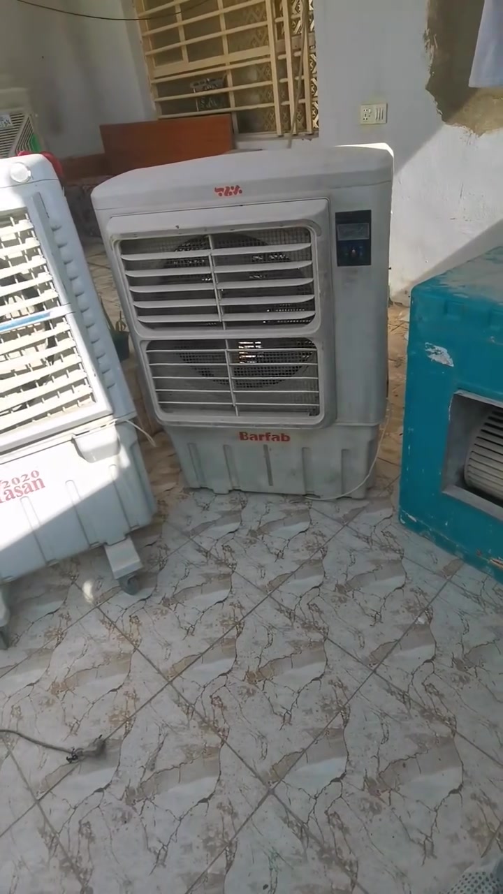 مبردات للبيع شارع المطار القديم للتواصل على الرقم ***********
