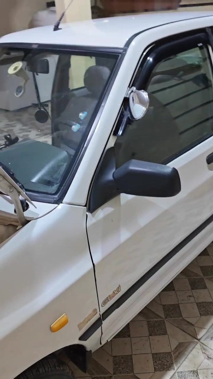 السلام عليكم
سايبه جديده موديل٢٠١١ جديده كلش حادثها الباب خلف الصدر تبريد شغال كير ومحرك جديد رقمه بغداد العنوان واسط الصويره السعر ٣٥وبيهه مجال 
***********
