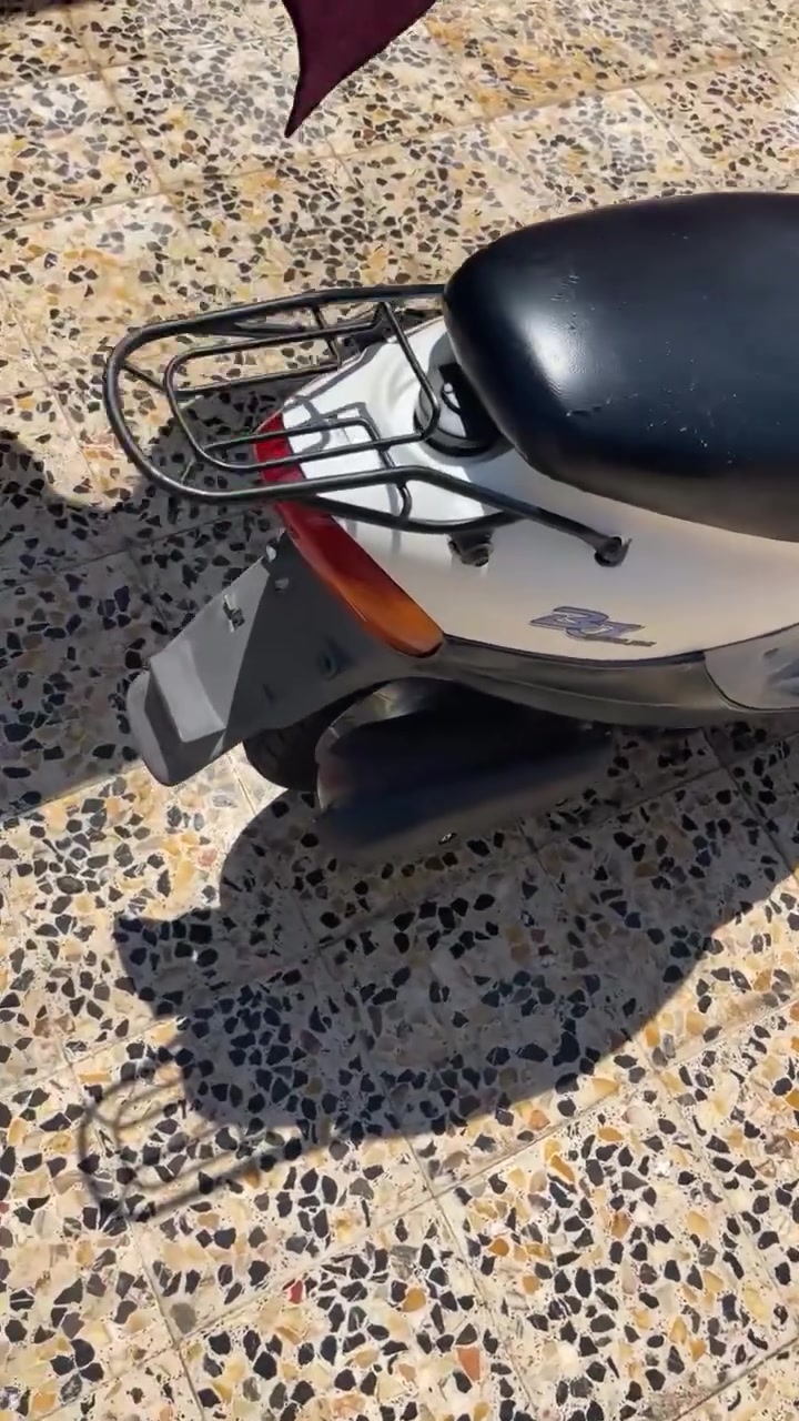 سلام عليكم
ياماها للبيع اوراق بسمي 
دراجه ماكامله سلف هندر 
كهربائيات كله شغله كيلو متر 
كيج البانزين اناره كله شغاله 
مامفتوحه ولا بيه صوت اكسن 
دراجه جديده كلش 
سعر 725 وبيه مجال 
***********
