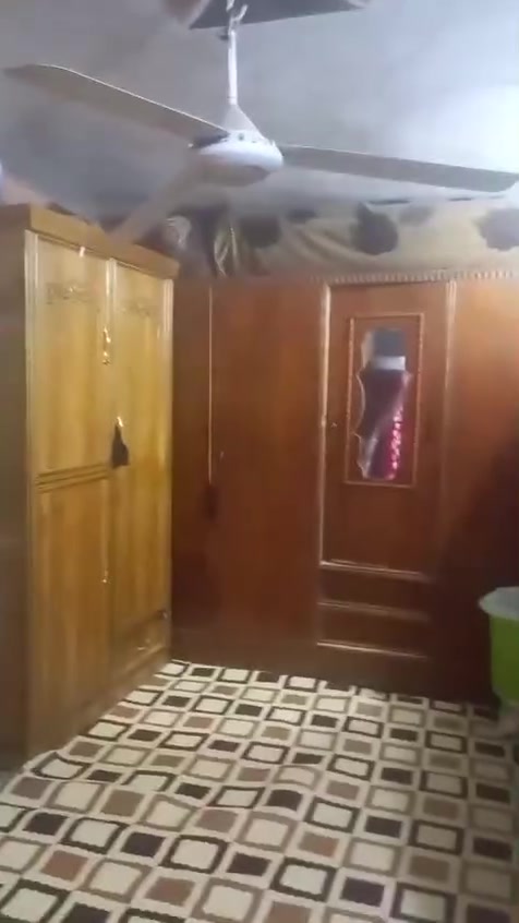 يوجد بيت للبيع  مساحه 53 م طابقين في الشعله الاولى قرب البانزين خانه 
السعر 50 مليون الاتصال على مكتب ابو لؤي الركابي للعقار ***********
