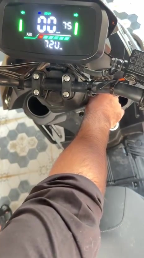 تانك أباتشي • بطاريات گرافين • ماشي ٧٠٠كم