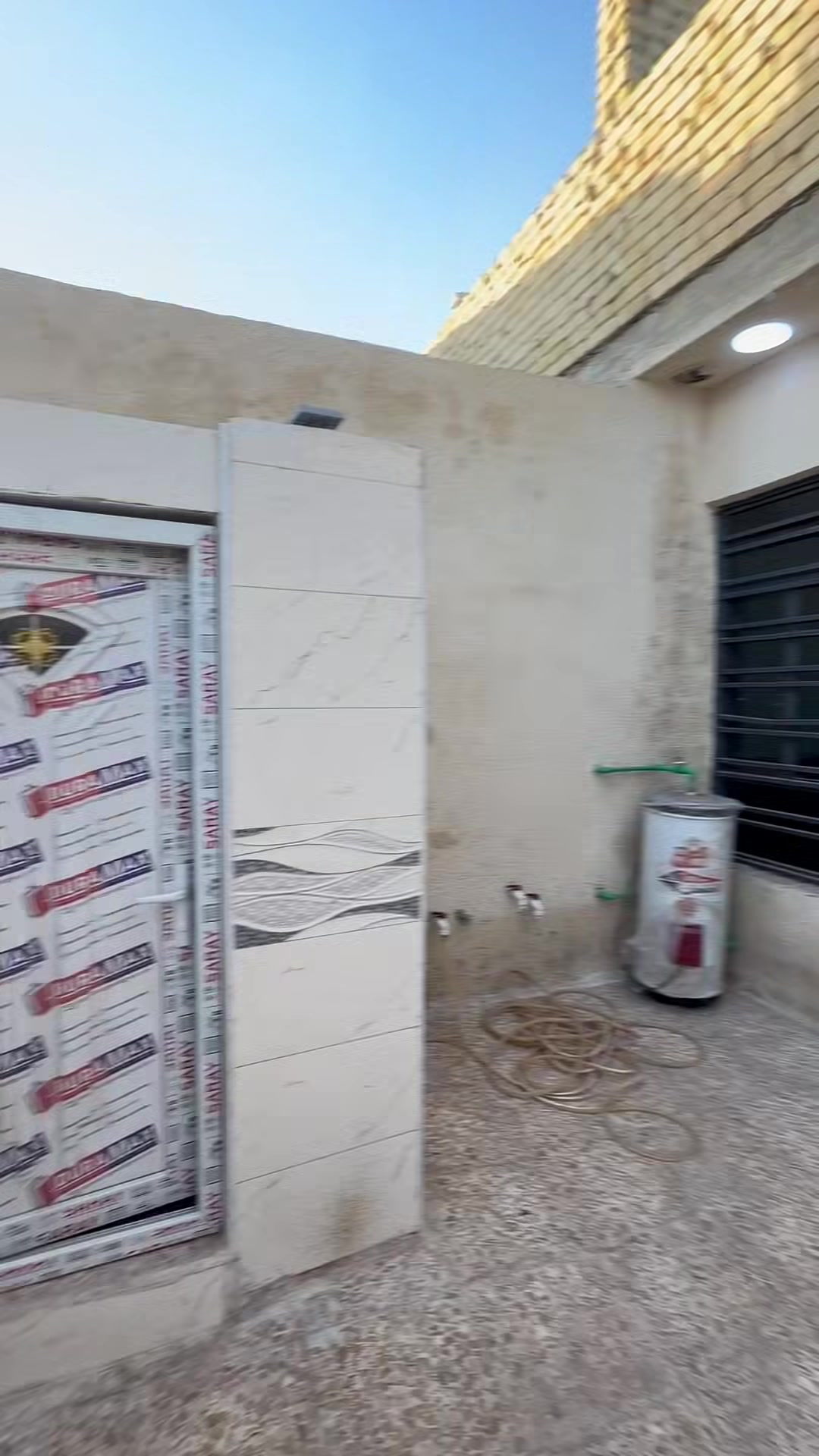 ‏مساحة البيت 100 متر السعر فقط 37 بداية المنطقة العنوان مديد الصدر خضراء الدسيم الاستفسار مراجعة المكتب حسين المياحي
***********
