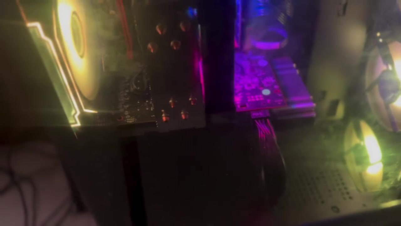 بيسي مستخدم نضيف موصفات 

موصفات Ram : 32 D4
GPU: RX 580 8G
Storage: 256 ssd
CPU: Intel xeon e5 2697 V3
كيس : 4 fan

السعر 550 بي مجالس بسيط 
التواصل : ***********

