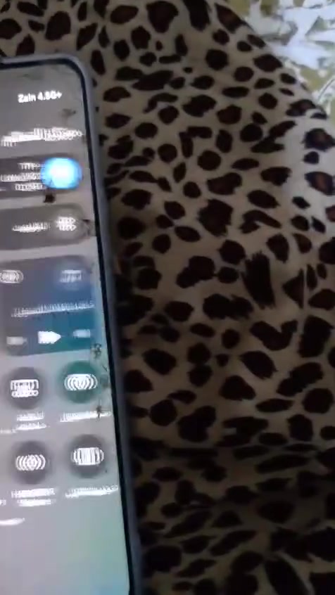 .سلام عليكم هونر X9B ذاكرة 256 رام 12 جهاز مكفول مامفتوح بي فطور بشاشة ما ماثرات ويا شاحنة 120 واط وسماعات وحافظة 
كلة مكفول لون اسود بيع او مراوس *********** عنواني شارع سالم

