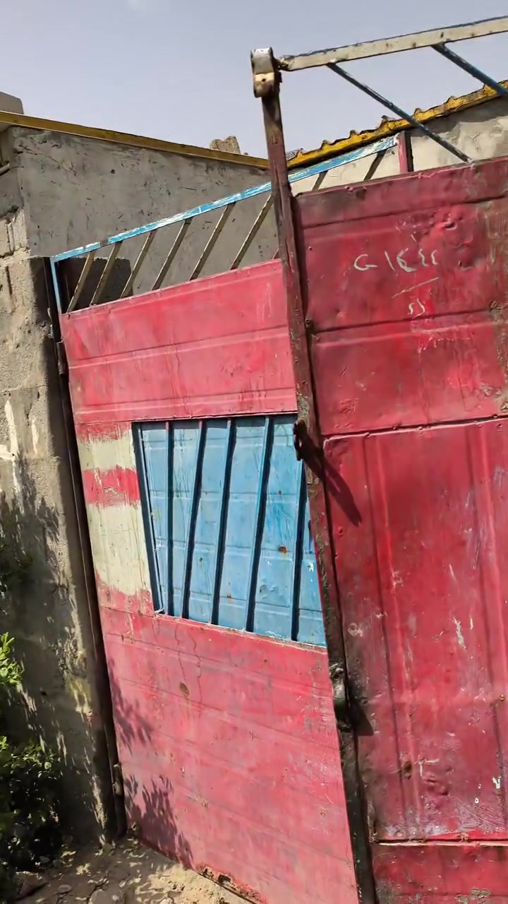 حي الاصدقاء • غرفتين • سقف سندويتش