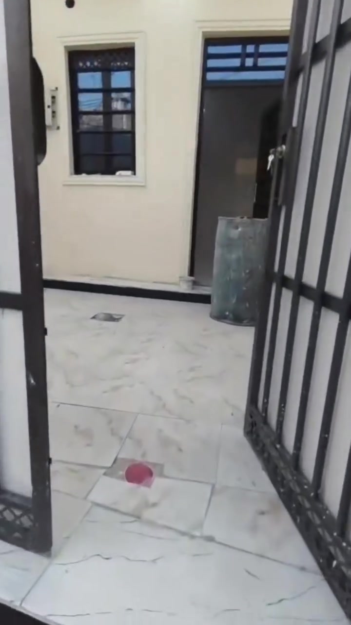 السلام عليكم يتوفر  🏡دار سكن مساحه 130 متر طابو ملك صرف زراعي  السعر 53 وقابل للتفاوض 
الموقع البصره ابو الخصيب ابو كوصره الدار يتكون من 2 غرف منام 
واستقبال ومطبخ وصحيات خارجيه. وداخليه يتوفر كافة الخدامات هذا الرقم الشراي يتصل***********
