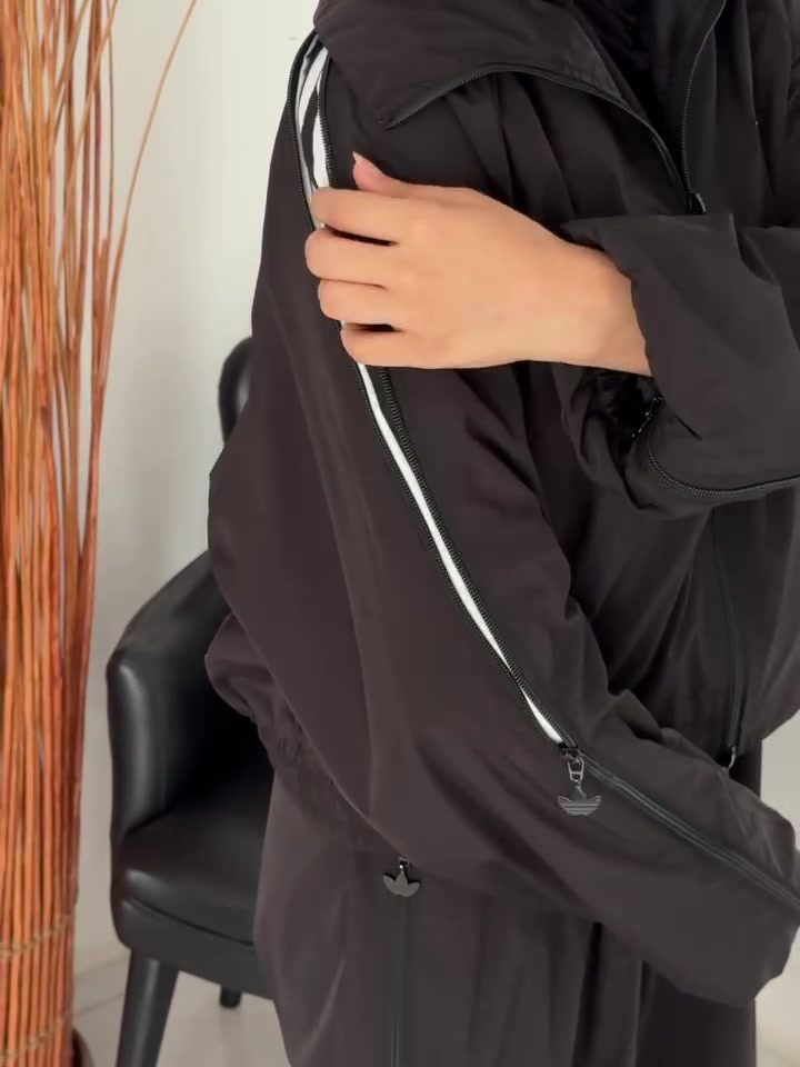 سوت • اديداس • فري سايز