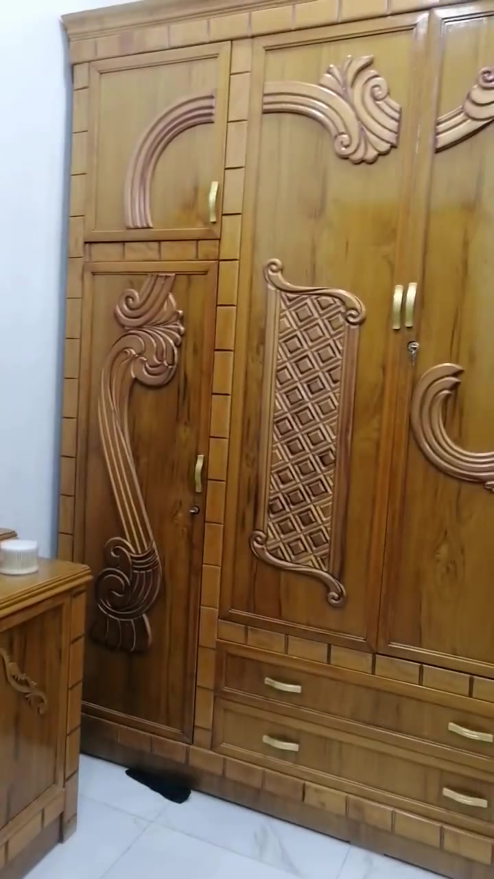 غرفه للبيع ام السته تزكام داخل وخارج صاج ضهر جمبر صاج درجه اولى ضخمةكلش المكان ديوانيه الخصيمه قرب مجمع حيدر ابن حاج هندي الاتصال على الرقم ***********

