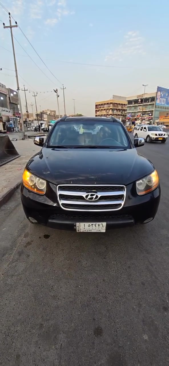 لسلام عليكم 
بيع مستعجل
سنتافي مديل 2008
فول مواصفات للأخير 
ليمتد 
V6
مكينة 3300 
تحكم ستيرين 
تبريد 3 قطع 
فتحة سقف 
شاشة بالوسط تجي فقط بالمواصفات الخاصة 
كشنات جلد
 7 راكب 
تدفئة كشنات 
 كشن كهرباء 
مسجل وسماعات انفتني
حادثها بخشم الجاملغ عكس السايق ومبدل بلاد 
السيارة بسمي 
السعر 90$ وبيها مجال قليل حك الجيه 
ملاحظه المكينه بيها خيط تبخير والجنايه يعرفون سعرها مكينتها 6ورقات
بغداد البلديات ***********
