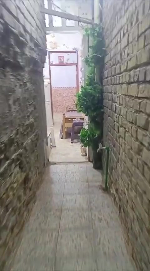 سلام عليكم بيت لبيع مساحه 50متر شعب قرب ساحت علا نجف بيت خلفيه نضيف عالي على شارع مجاري مي كلش زينه بيت مال عاله زغير سعر 50وبي مجال متواجد واساب رصيد ***********
