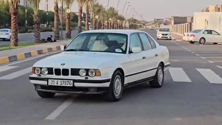 سلام عليكم 
BMW 520i
بؤ فرؤشتن هةموو شتيكي بةشةرت نوقساني نية 

***********
