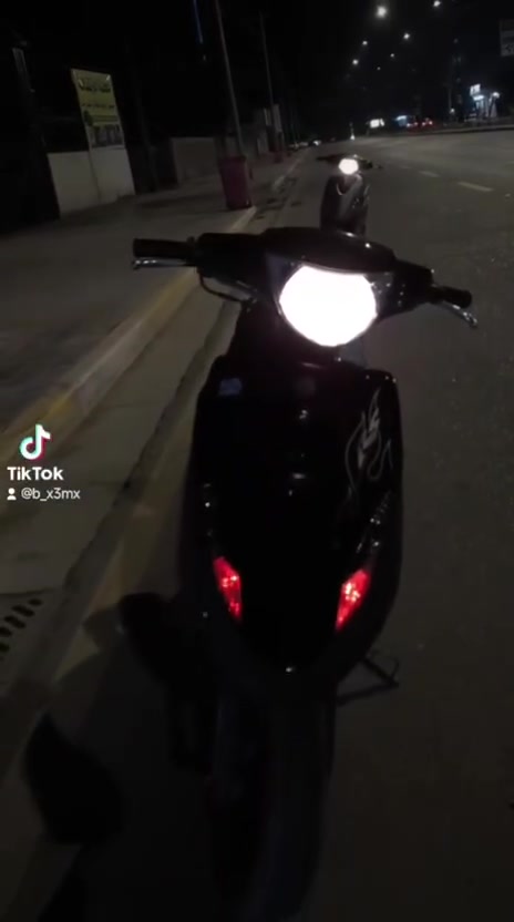 ماكس عدلة للبيع بلادية ماخذها من شركة حاوية نزلتها مكينة 49 بلاد بيها تزويد خفيف خارجي بيها قاعدة رقم وبيها قبق فلاوين وبيها قطرة دهن وكلة اصلي نكرة سلف هاذ الرقم للتواصل 
***********
