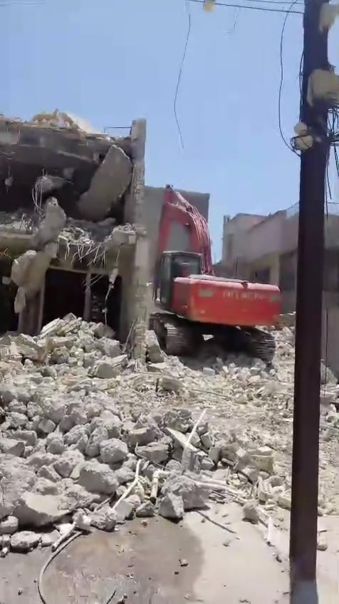 السلام علیکم يوجد لدينا کادر تفليش البيوت و تکشیر الجدران وقلع ارضیات وحفر مجاری و حفر جرف و قلع الکاشي و الشتايگر و تفليش السقوف کافه انواع التفليش اتصل و بخدمتك با نسب السعار بغداد فقط ***********يوجد واتساب في کل وقت وبخدمتك

