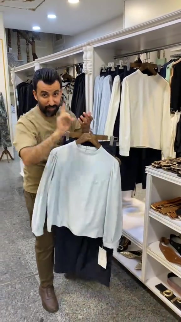 عروووووضنا والله ناااااار  وشرااااااار 💙❤️ .. لحكي عالعروض قبل لا تخلص .. كمية محدودة ‼️‼️ . سعر التوصيل 5 الاف دينار  بغداد وكل المحافظات 🚖  العنوان : بغداد الدورة سوق الاثوريين شارع نادي المجتمع العائلي رقم الهاتف ***********___***********  . . . . . . . #ملابس #ازياء #اكسبلور 
