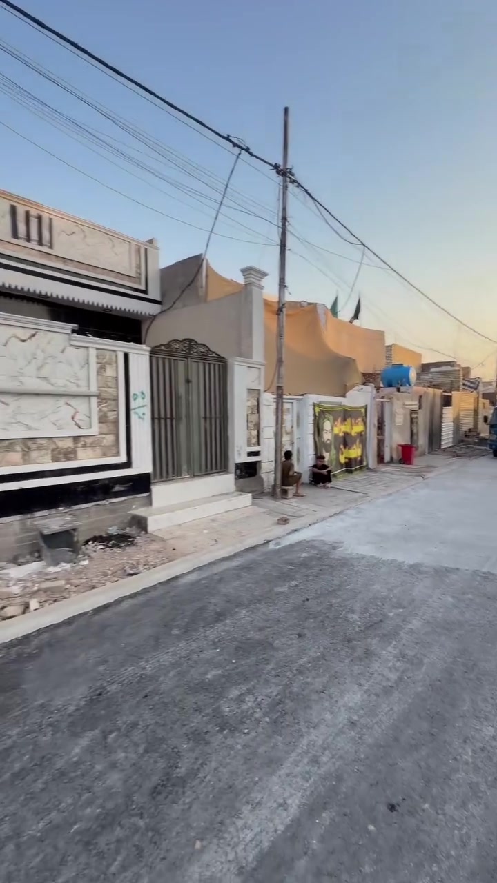 بيت للبيع 100 متر (قاط ونص) بموقع مميز وخدمات متكاملة في قلب مدينة الصدر - خضراء الديسيم.
للاستفسار ولمعرفة التفاصيل، يرجى مراجعة مكتب حسين المياحي للعقارات أو الاتصال على الرقم: ***********

