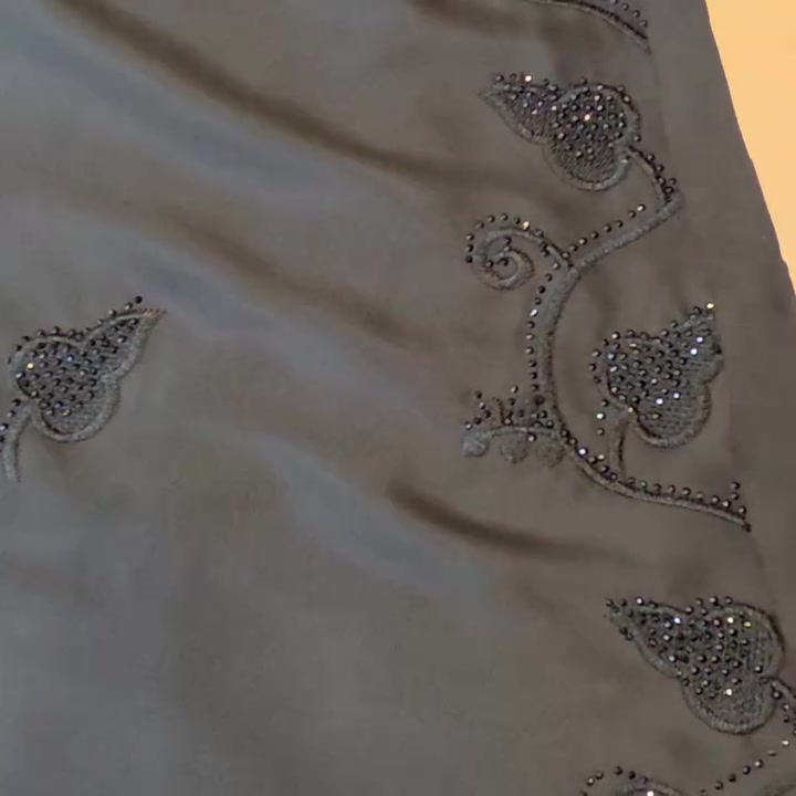 السلام عليكم ورحمة الله وبركاته 
ارماني اسود تطريز بريسم حجر 
للاستفسار الاتصال علىالرقم***********(مصطفىامير )
رجاءا رجاءا رجاءا البيع بالجملة بالات فقط لا نتعامل بالقطع
