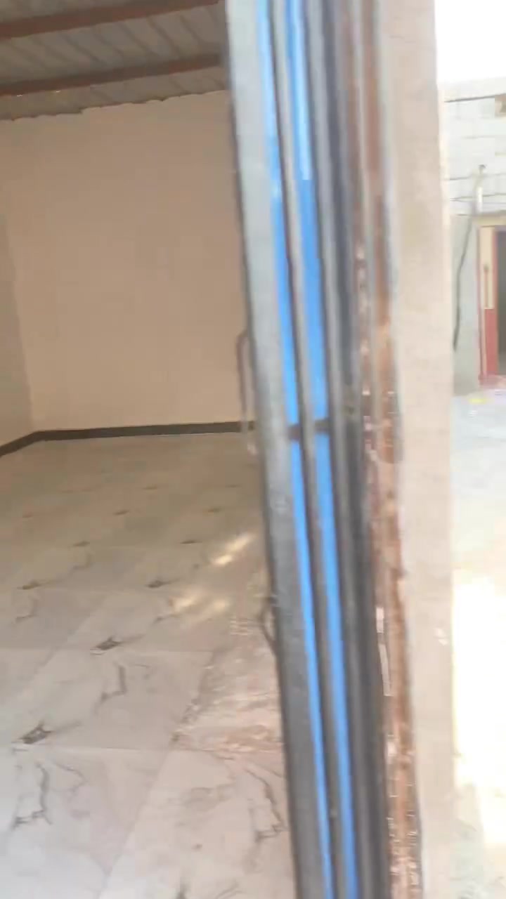 سلام عليكم بيت تجاوز للبيع 3غرف  وصاله ومطبخ وصحيات وديوان مكان البيت شارع  السوداني ***********
