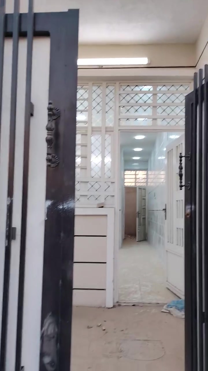 السلام عليكم بيت للبيع١٠٠ الشعله الدوانم شارع أبو دوش عالشارع قرب الخمسه كيلوتفاصيل ***********
