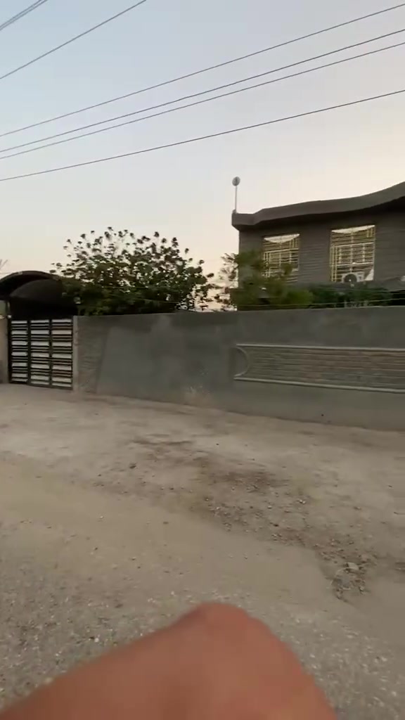 سلام عليكم بيت طابقين مساحته 500م  يحتوي على أربع غرف نوم واستقبل وصالات اثنين صاله ضيوف ومدخل ومطبخ ومجمع صيحات خارجي ومجمع صيحات داخلي عنوان البيت بابل الحمزه الغربي مقبابل محطه العلاك
للاستفسار الاتصال على الرقم 
***********
