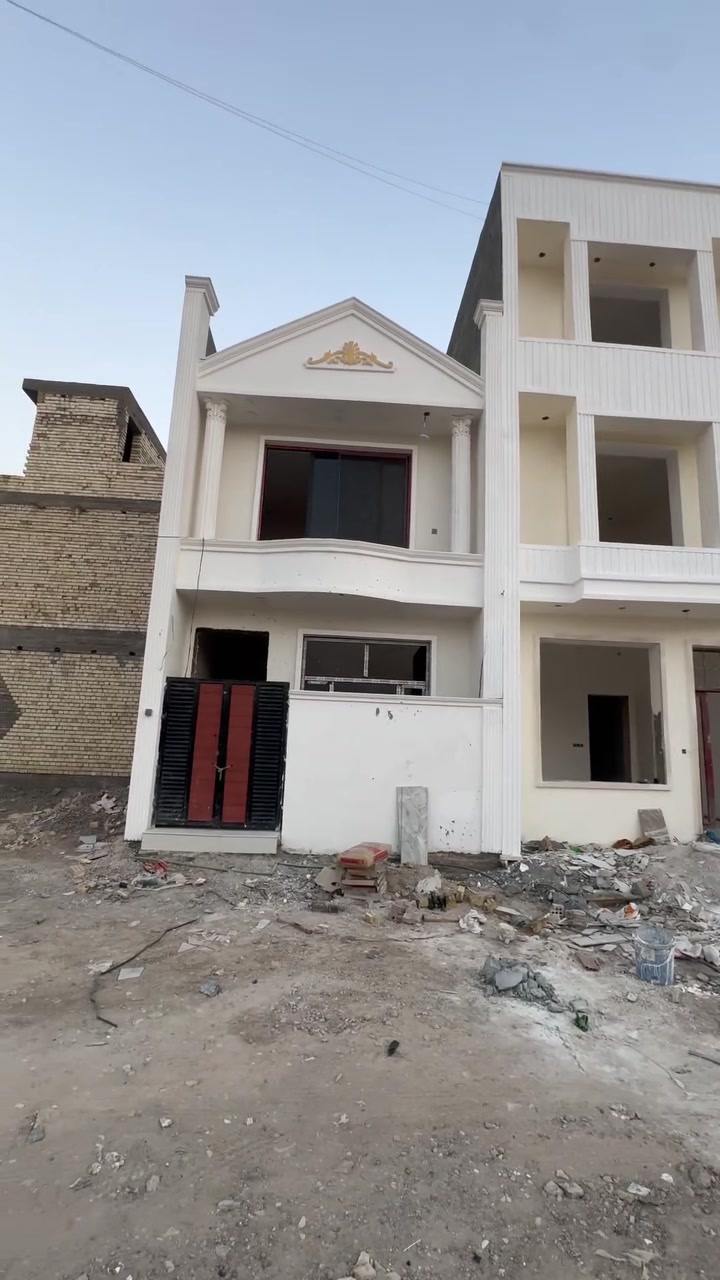 سلام عليكم بيت البيع مساحته 50 متر 3 طوابق خلف جامع ام القراء على شارع 15 سعر 153 وبي مجال المنطقه راح تطبلط ***********
