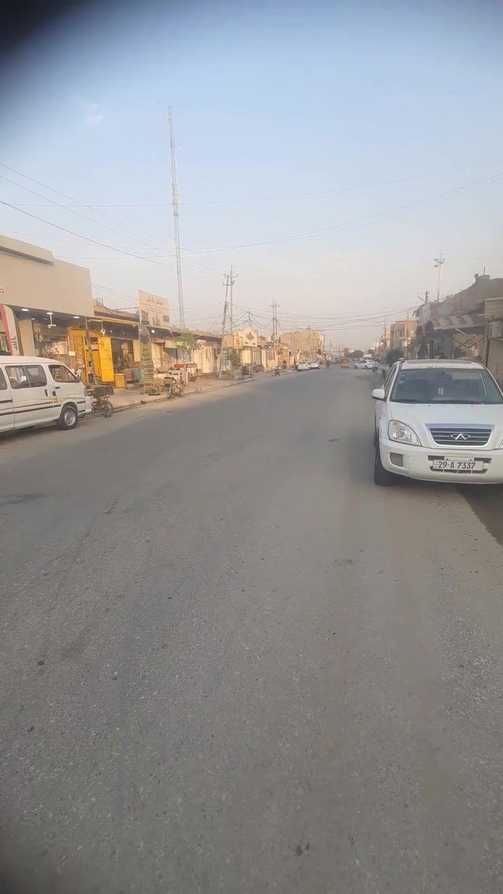 دار للبيع المساحه ٢٠٠م الوجه ١٠م الباقي نزال يحتوي على غرفتين نوم وصاله واستقبال ومطبخ وصحيات داخليه وخارجيه البناء طابوك 
العنوان/الشارع الرئيسي حي الزهراء 
***********
