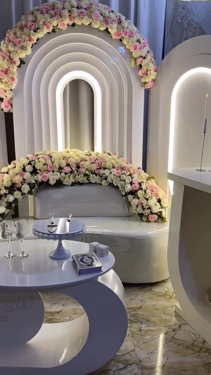 السلام عليكم للتواصل ***********#
كوشات ٤ جدد كلهن مصور بس ثنين والبقية بعدني ممنصبهن ابد البيع مع جميع الملحقات الوورد والبردة والاضافات كلهن سبب البيع عدم التفرغ تماماً  المكان كربلاء واكو توصيل
