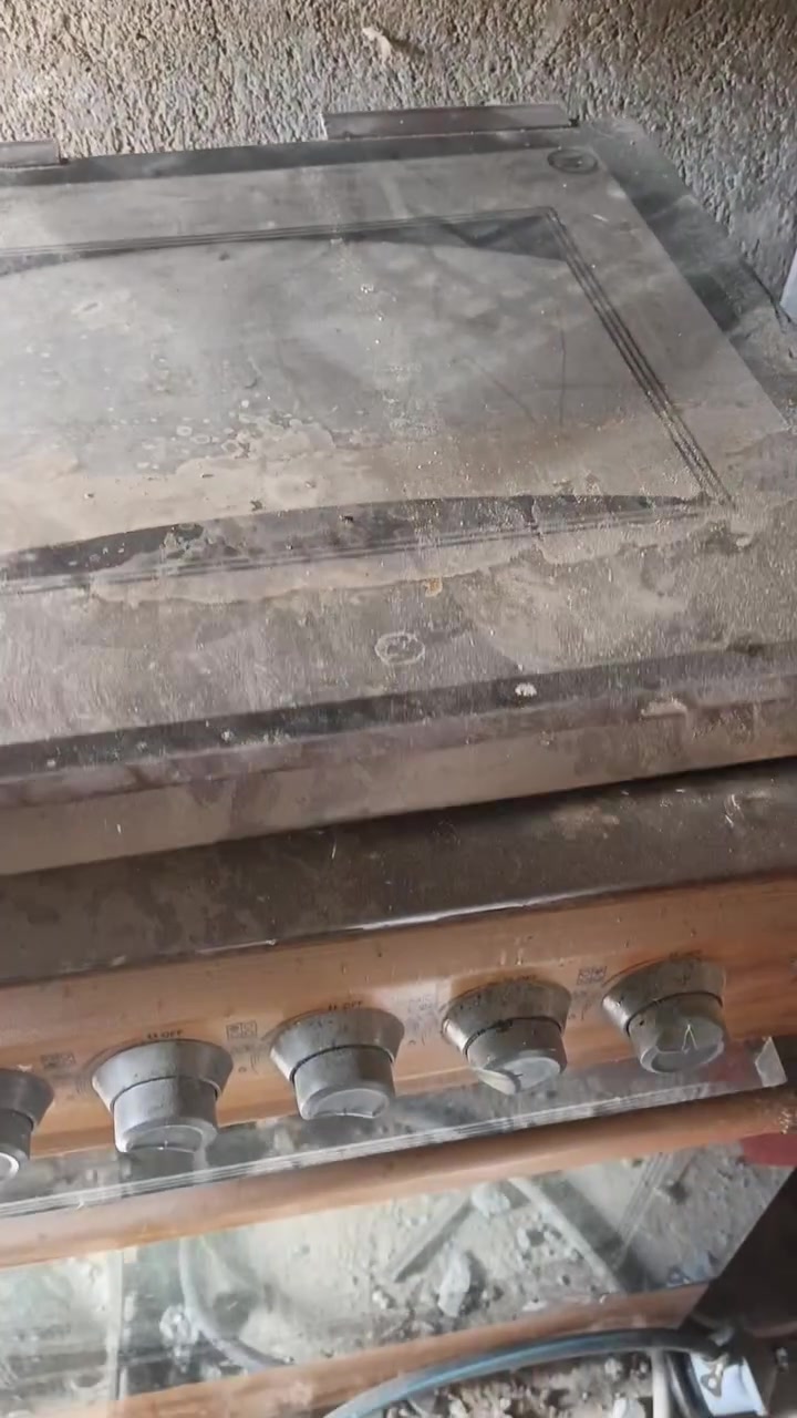 للبيع كيزر مع طباخ وهذا الرقم***********

