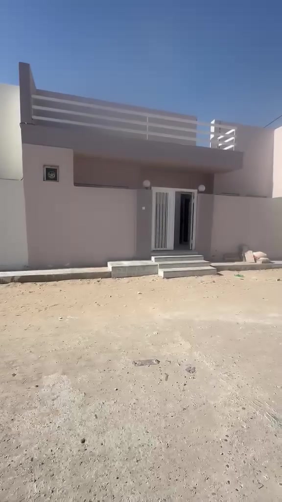 دار للبيع مساحة 100متر  ركن غير مسكون 
مربعة 10×10
غرفة نوم واحده أستقبال 
وصالة 
واسعة 
ومخزن في الطابق الأول 
قريب جدآ من شارع المجمعات وشارع 60 الفاصل بین مجمع السلطان و مجمع اليوسف 
في دور اليوسف مقابل مجمع السلطان..
بناء درجه أولى خريطة حديثة 
سند حر يباع نقدا فقط 
للإستفسار الإتصال واتساب 
***********
مكتب سما بلادي للعقار
