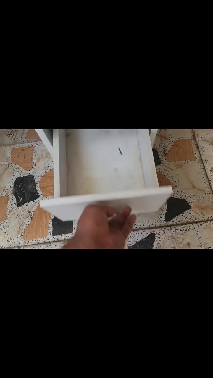 السلام عليكم ميز مكتبي للبيع سعرة 65الف مكاني ابو خستاوي

