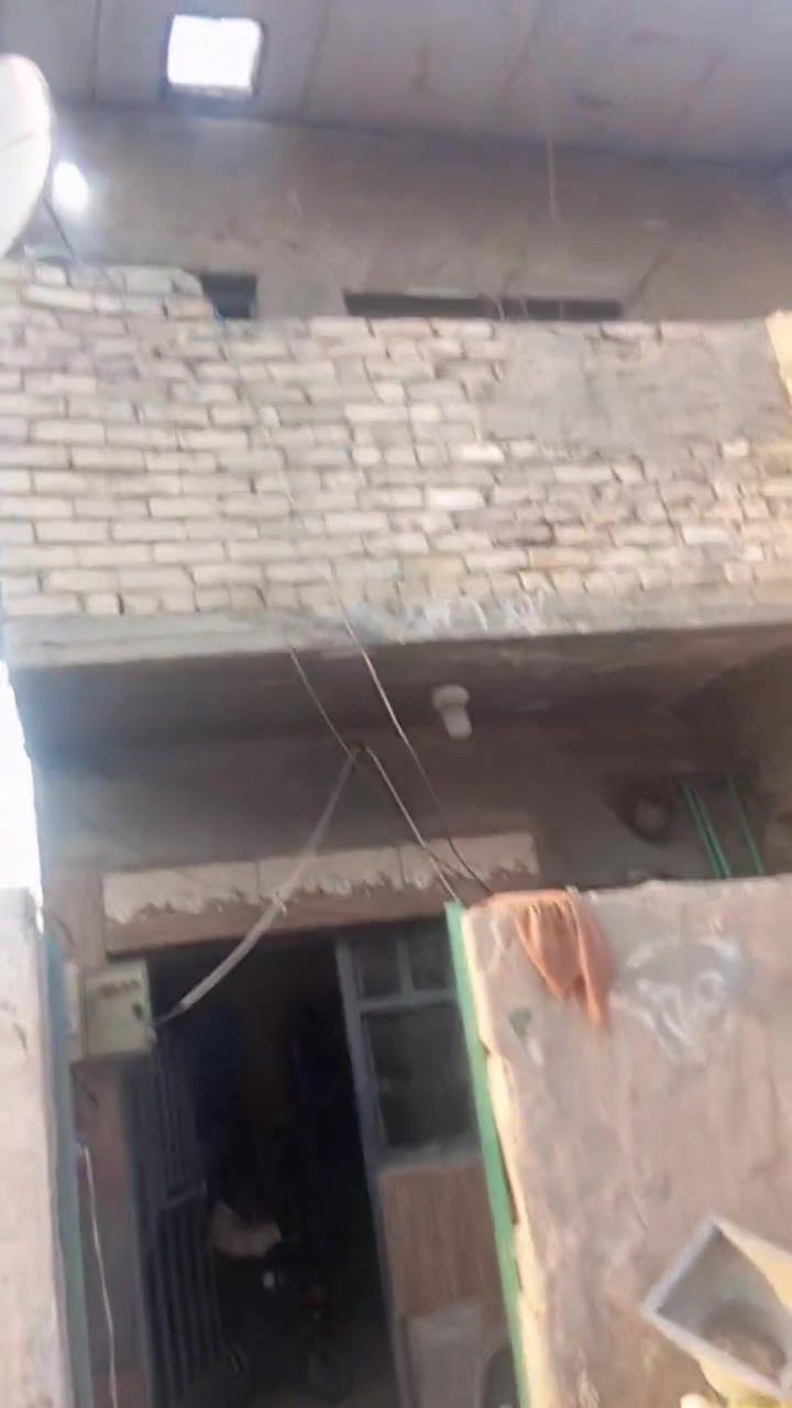 سلام عليكم هاذه بيت في زعفرانيه بسده  رقم الهاتف *********** يتوفر وتساب سعر استفسار عله الواتساب
