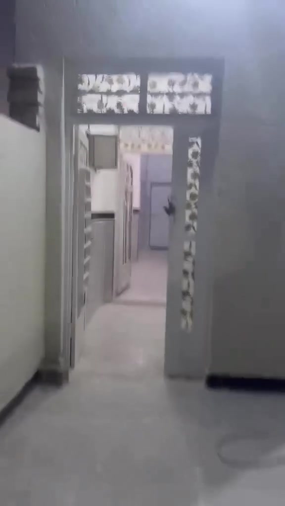 يالله بيت للبيع
التفاصيل :
المساحة: 150 متر 
الغرف: غرفة واحدة كبيرة + صالة + مطبخ + خدمات
نوع البناء: طابوك درجة اولى
السقف: عكادة
السند: زراعي سند 25 - تحويل مضمون
العنوان: العمارة / المدثرة / نهاية شارع الامام علي (ع)
الخدمات: ماء + كهرباء + شارع مبلط
السعر: 38 مليون وبيه مجال قليل للشراي
للاستفسار والاتصال المباشر: 
***********
