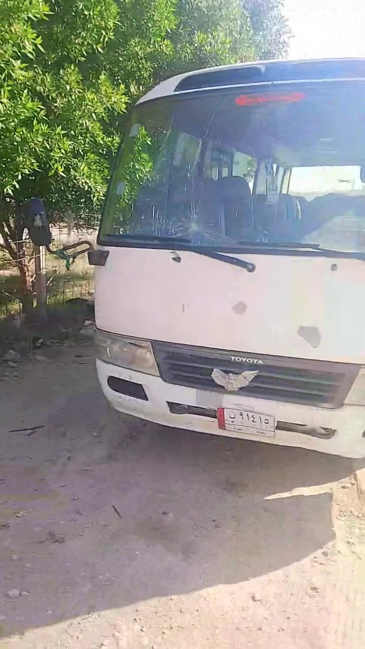 السلام عليكم كوستر راس الثور للبيع 
السياره مثل ماموضح بالتصوير 
تبريدها غير شغال عوزه كمبريسر 
السيارة طويلة مو بترة وناصية 
عنوان السيارة كوت 
هـ/ ***********
***********
السياره معروضه ب 130$ وبيها مجال
