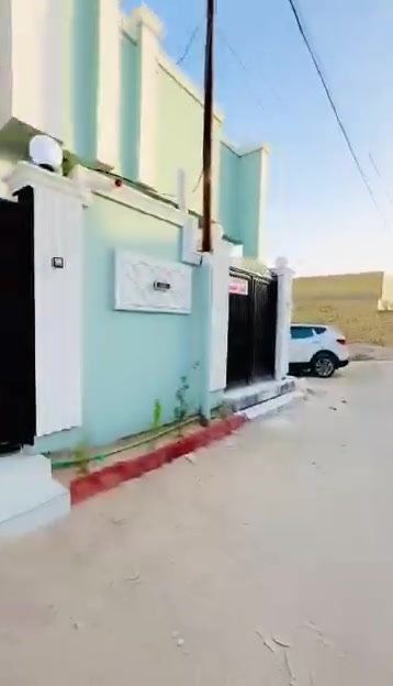 دار للبيع مناسب مناسب مساحه 70 متر الاستفسار ***********
يحتوي البيت على غرفه وصاله ومطبخ واستقبال وتخاريج داخليه موقع البيت شارع المطار مقابيل ملحق القريه عمود 317 السعر 26 وبي مجال قليل
