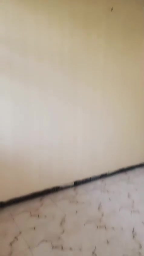السلام عليكم بيت طابق ثاني للايجار منطقة العبيدي قرب مثلجات سامي
***********

