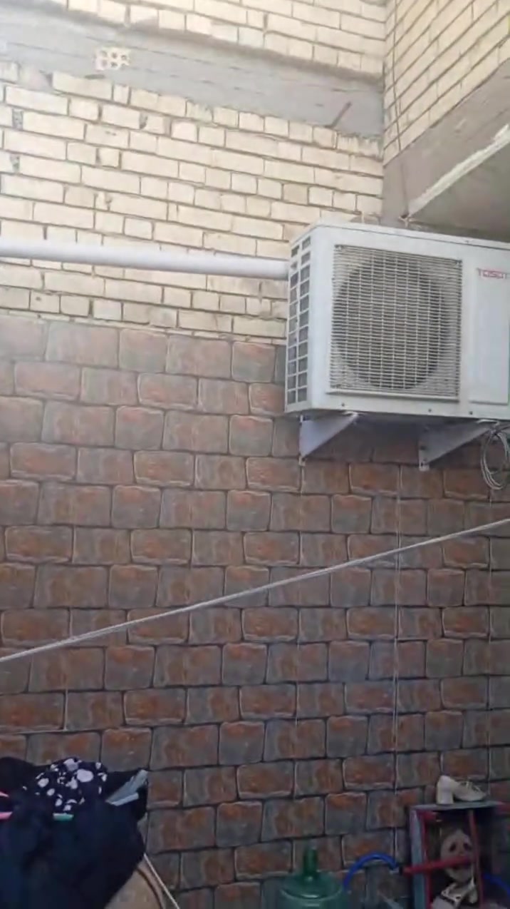 بيت 100 متر للبيع خضراء الدسيم فتحت العورة رابع فرع على جهة اليسرة مقابيل قطاع 72 للاستفسار
اتصال على هاذ الرقم ***********
