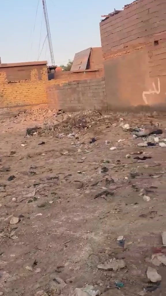 سلام عليكم بيت للبيع بنواب الضباط
البناء ٢٠٠ متر و١٠٠ مامبنيه سعر ٤٠ وبي مجال او مراوس شراي يتصل ع رقم مكلف ***********
