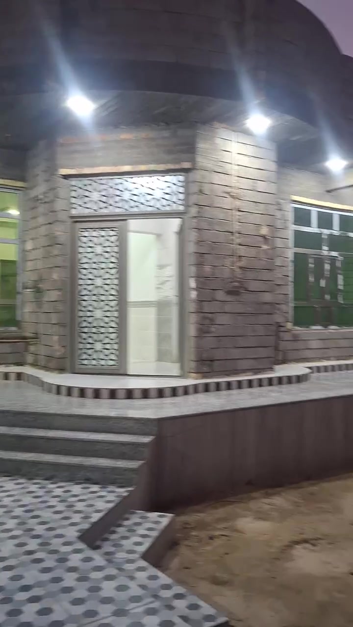 🏠 دار للبيع – الرمادي / الصوفية
📐 المساحة الكلية: 450 م²
📜 سند زراعي 25 – تنازل مباشر
🔹 تفاصيل الدار:
• غرفتين نوم
• صالة
• ديوانية
• هول
• مطبخ
• صحيات داخلية وخارجية
• كراج
💰 السعر: 120 مليون دينار
💬 قابل للتفاوض
📍 العنوان: الرمادي – الصوفية، بداية مدخل شارع البخليفة من جهة الصوفية، شارع 9 م.
📞 للاستفسار وزيارة الدار:
مكتب الساحل للعقار – الصوفية، مجاور مطعم القصر الأبيض
***********
***********
 #عقارات #بغداد #الفلوجه #القائم #حديثه
