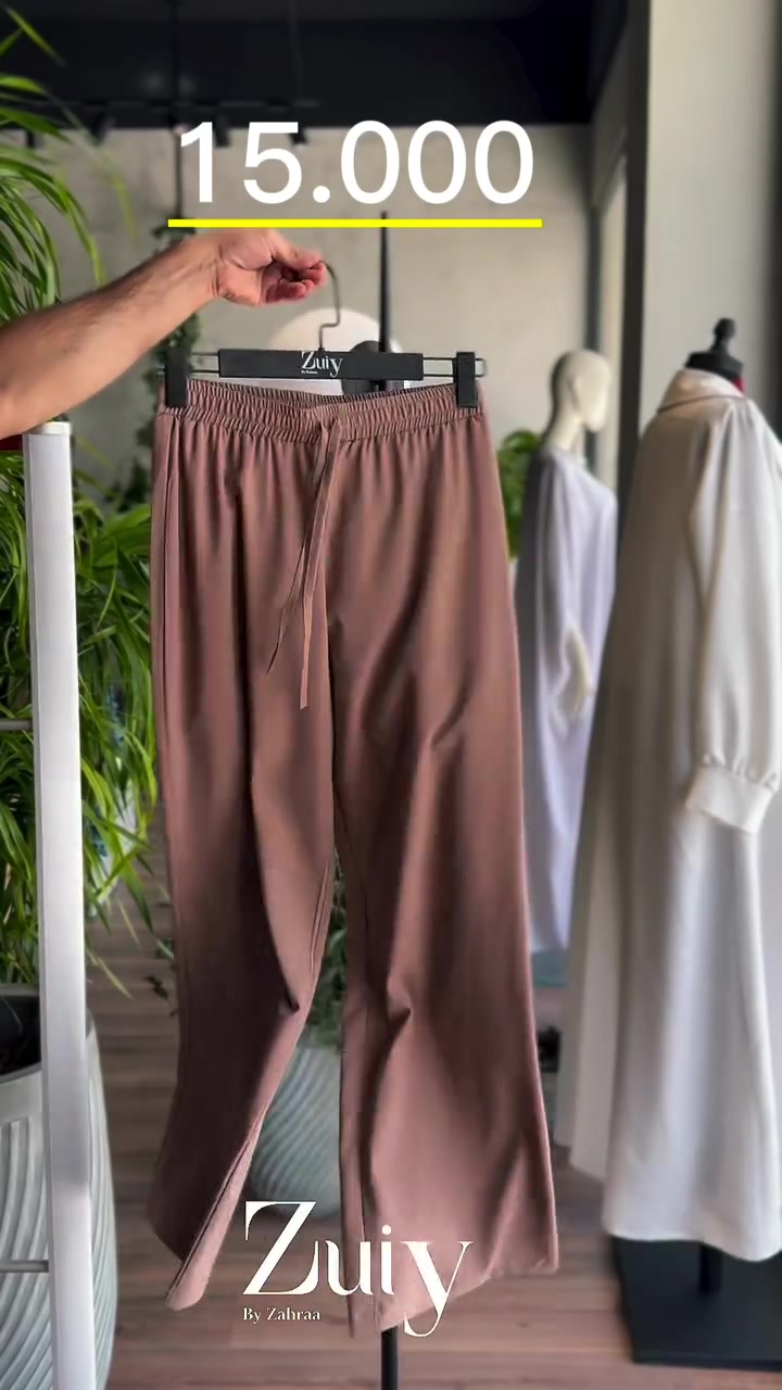 شكو بنطلون بزوي بـ 15 ألف بس! 🔥👖

إي نعم 😍 اختاري القصّة اللي تعجبچ وكمّلي لوكچ بأحلى سعر 
موديلات عملية، مرتبة وسهلة بالتنسيق لكل يوم 🤍

السعر: 15,000 دينار فقط
والكمية محدودة… يعني لا تخلين الموديل اللي يعجبچ يروح منچ 🏃🏻‍♀️🔥

📍 متوفر بفروع ZUIY
🚚 توصيل لجميع المحافظات
📞 ***********

نص مكتوب في الصور:
- 15.000
- Zuiy
- By Zahraa