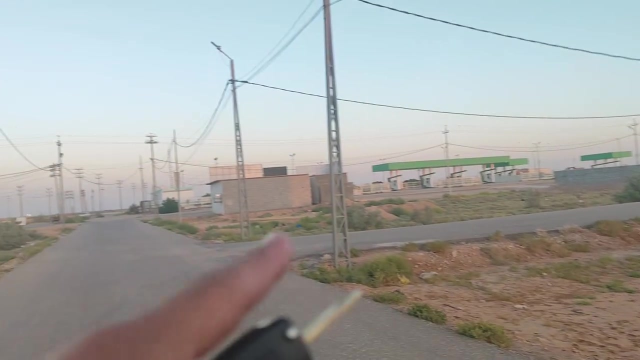 200متر ركن رقمها492 جهة اليمنى بداية قرىية النور المربع الذهبي خلف البانزين خانة الخضرة الشارعيين تبليط كل الخدمات موجودة مشمولة بقرض الاسكان السند بأسمي 
السعر30مليون
***********
