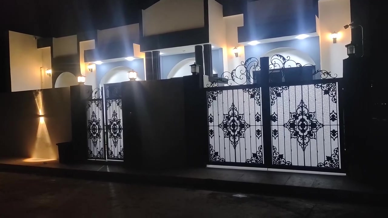 مجمع نوبل الثاني • ٢١٦م • حديقة كبيرة