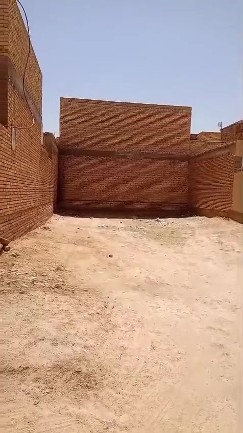 قطعه للبيع 200 متر رابع قطع عن الركن عن شارع 40 الرئيسي طابو صرف ثاني يوم المداوم قرب المدارس الصينيه الابتدائيه والمتوسطه كافه الخدمات موجوده والسكن موجود اول فرع عن شارع 60 الرئيسي العنوان الكامل تضحيه نهايه الشارع العياده حي الكرامه السعر 78 رقم الهاتف ***********
