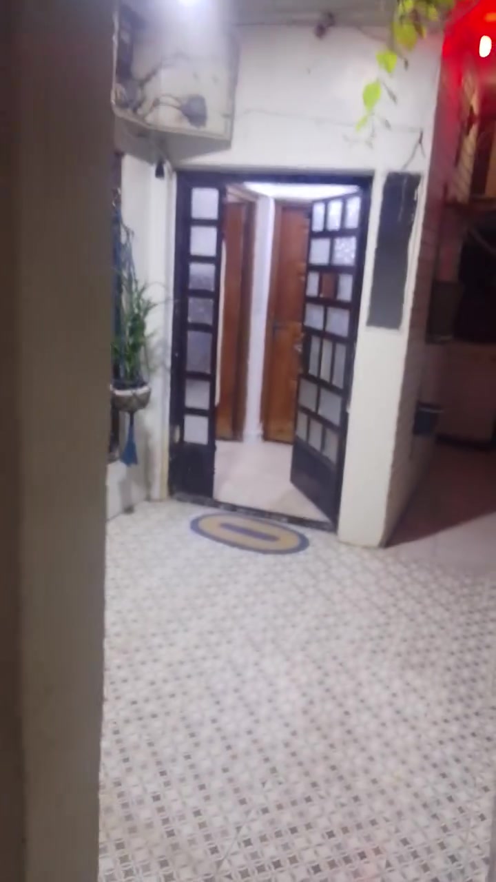 يعلن مكتب ركن الباديه للالعقارات عن بيع دار مساحه 156 واجه 12 متر ملك طابو صرف مسلح في بغداد الجديده شارع المسبح قرب كراج النعيريه الاستفسار الاتصال على الرقم *********** مكتب ركن الباديه للالعقارات
