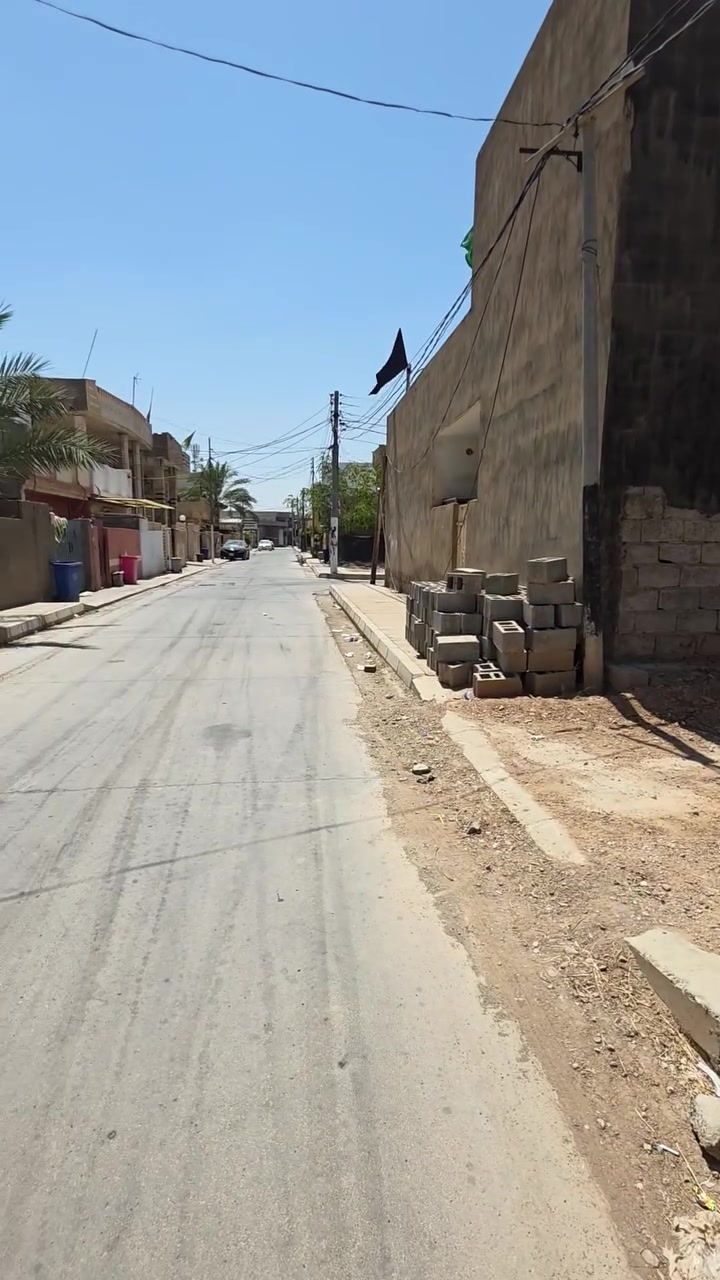 بتلو للبيع طابو صرف العنوان خانقين 
دارة كناره المساحة ١٤٠م  واجهة ٧م
ونزال ٢٠م للاستفسار مراجعة مكتب 
رابەر شارع المزرعة قرب جامع الهداية 
               ***********
