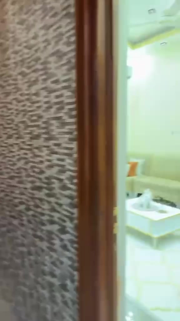 السلام عليكم
***********
يتوفر لدينا بيت طابقين للبيع 

طابو زراعي عراقي 

مساحه 200 متر 

يحتوي البيت على اربع غرف
وصاله واستقبال 
ومطبخ 

يحتوي على صحيات داخلية وخارجيه 

يحتوي ع كراج سياره 🚕

العنوان/ ابي الخصيب كوت ثويني 

السعر/155مليون بي مجال
الرقم الهاتف/***********
