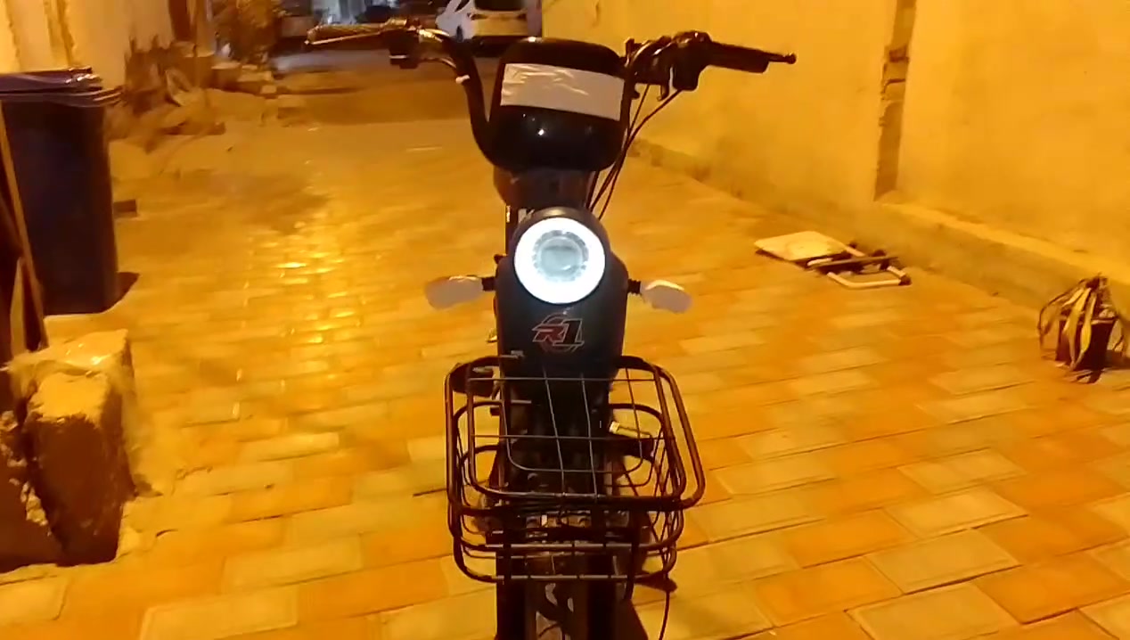 بايسكل شحن اربع بطاريات اي عطل ما بي بس ابريك الكدام مكسور والسعر 250الف الاستفسار***********
