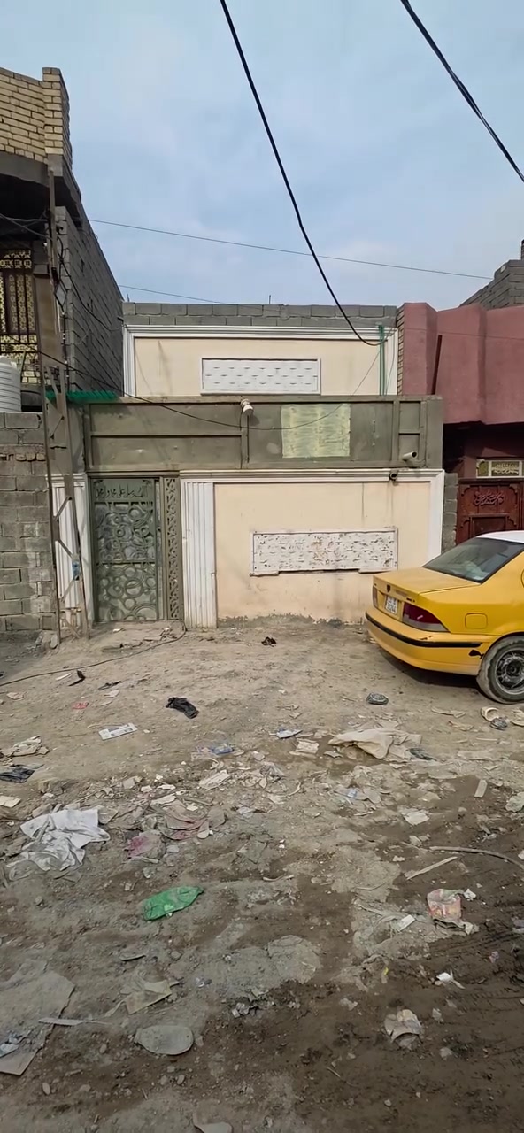 بيت للبيع المساحة ١٠٠م زراعي سبع قصور قبل المدخل الرئيسي جميع الخدمات متوفره السعر 38 وبي مجال للإستفسار يرجى مراجعة الدلاليه الأمير عنوان دلاليه شارع ابو علي مقابيل المدرسة الأهلية ***********

