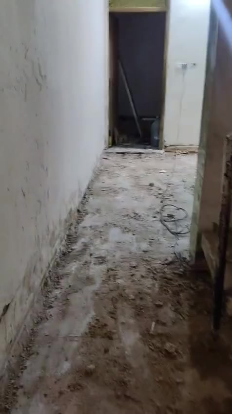 السلام عليكم كادر تفليش كراشي سيراميك جدران تنضيف 
ترميم وصيانة كادر كامل 
*********** على واساب بل خدمه
