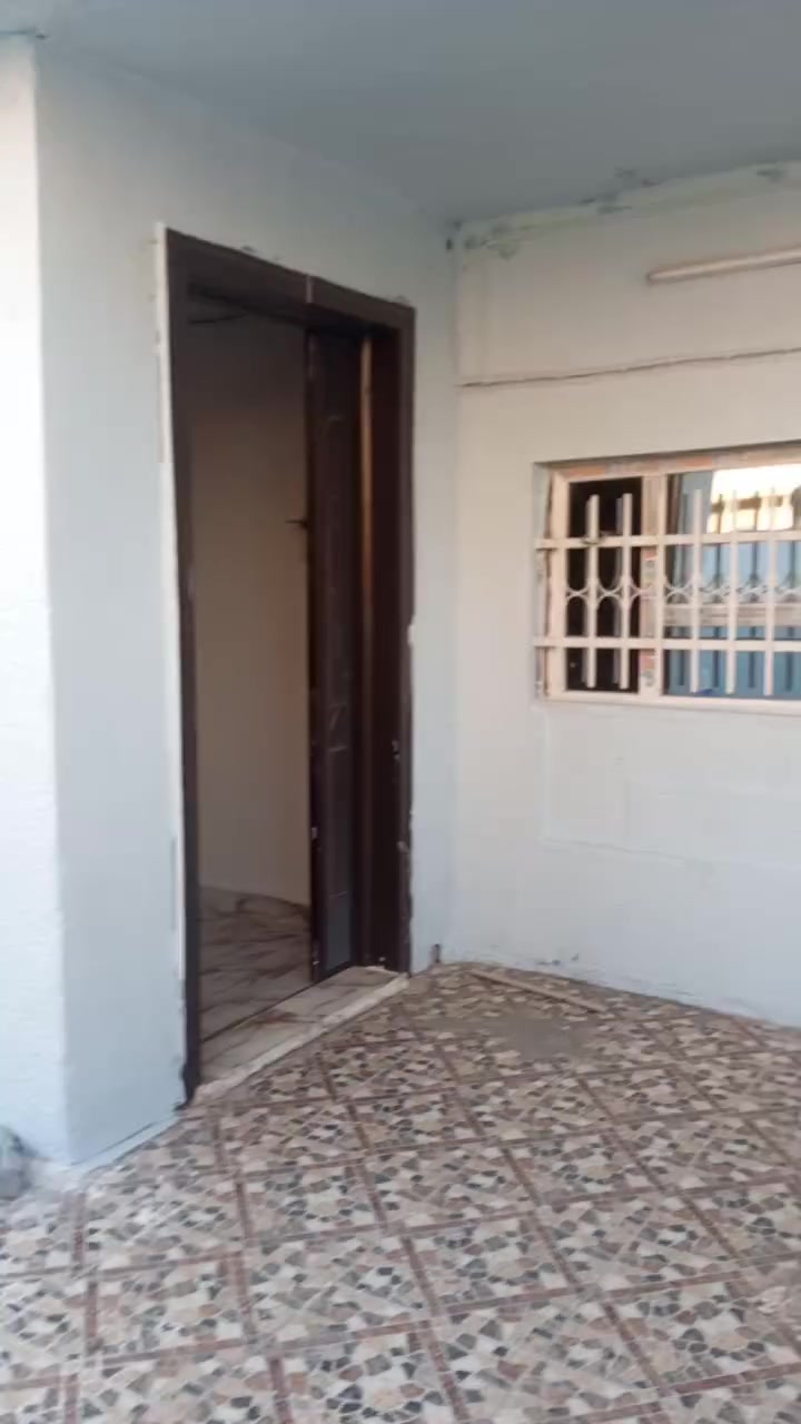 دار للايجار
200 متر طابقين نظيف جدا 
الموقع حي الخضراء 
4 غرف نوم واستقبال ومطبخين 
وصحيات للطابق الاول والثاني 
للاستفسار الاتصال على الارقام التاليه 
*********** واتساب 
*********** واتساب 
مكتب قمة كركوك للعقار 
تسعين مقابل الجامع المحمدي.
