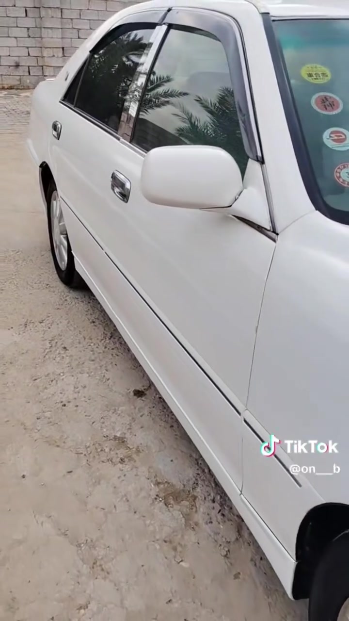 ملكه • 2003 • مدفوع كمركها