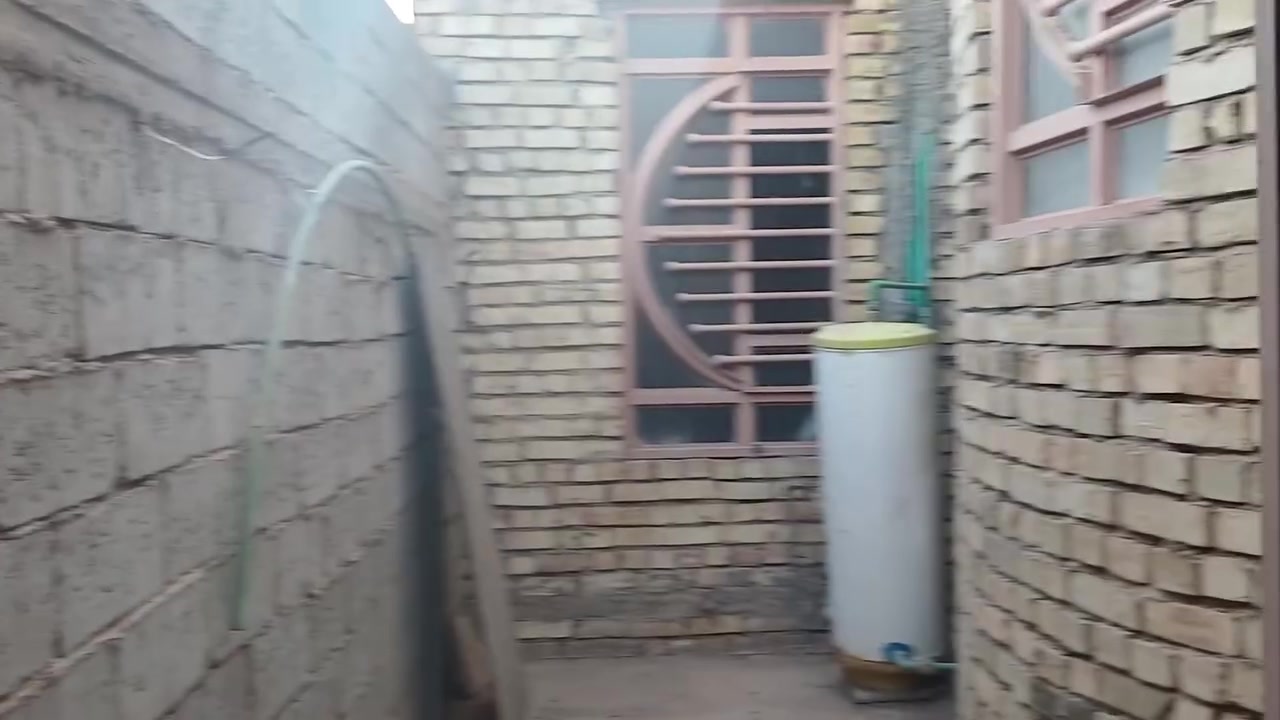 بيت الف متر للبيع او المراوس قريب ع جسر الامام علي حسب المكان في علوة الفحل قرار محكمه سند ٢٥ تواصل ع خاص
